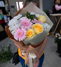 Букет цветов из:  Герберы, Розы и Хризантемы в Калашниково