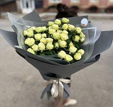 Букет Белые кустовые розы Солинеро в Калашниково