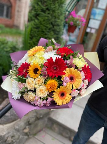 Букет цветов из: Герберы, Ромашки, Хризантемы, Розы и Подсолнухи в Калашниково